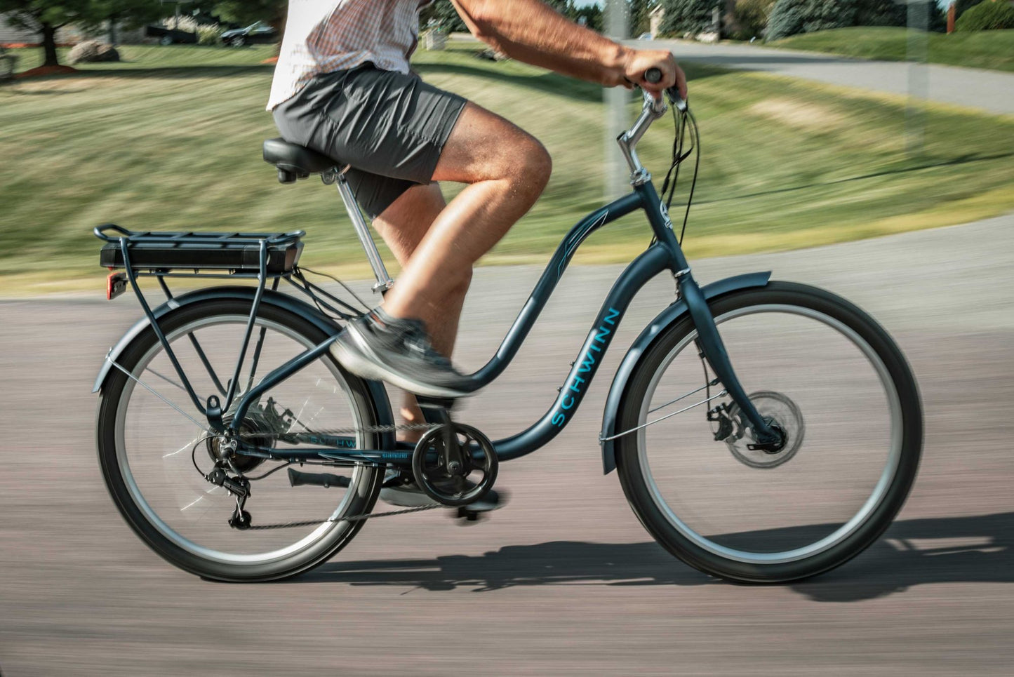 Schwinn Adult 26" Mendocino Electric Cruiser Bike