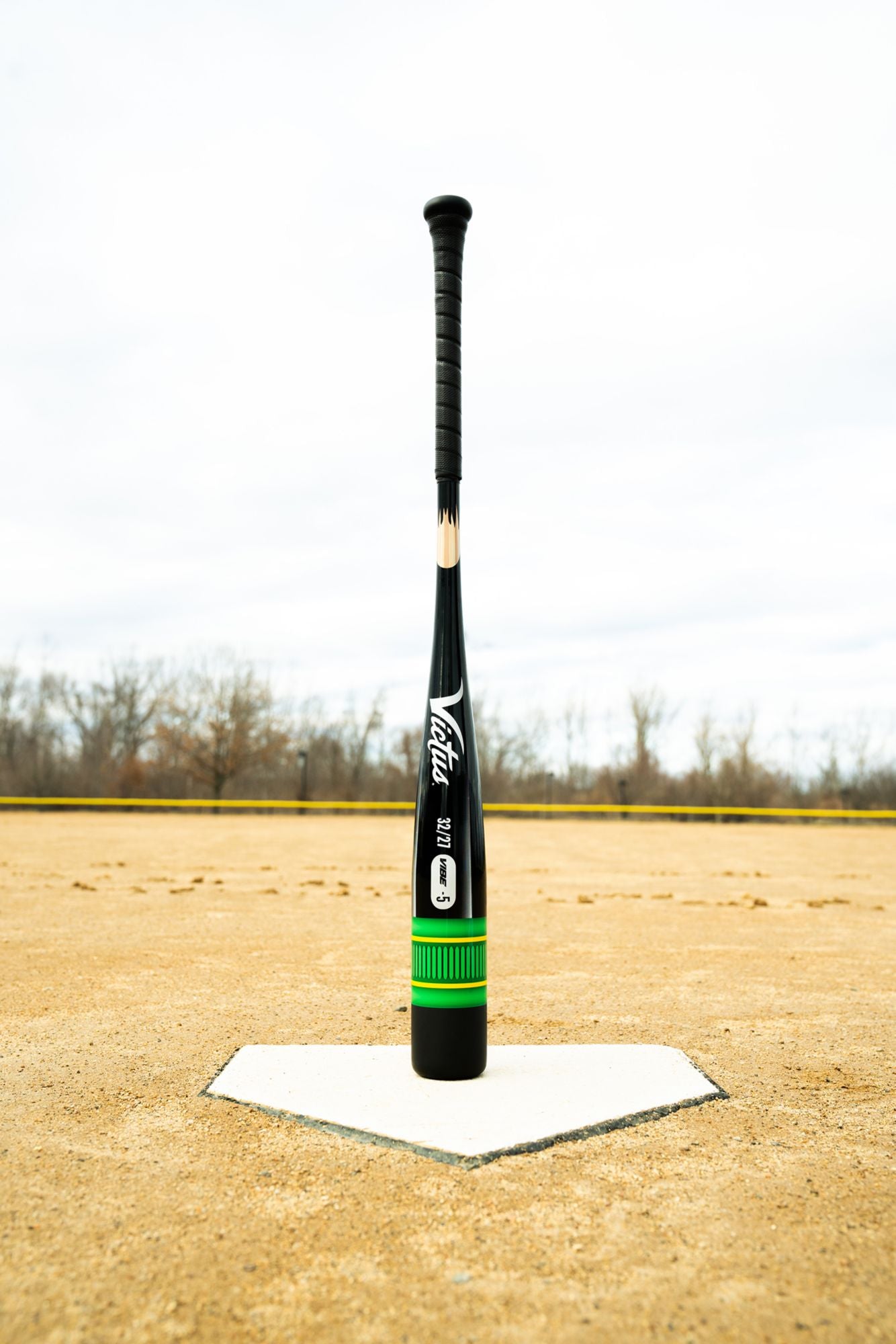 Victus Vibe Black Pencil 2¾'' USSSA Bat 2025 (-5)